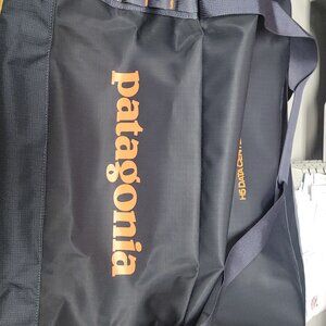 Patagonia black hole duffle bag